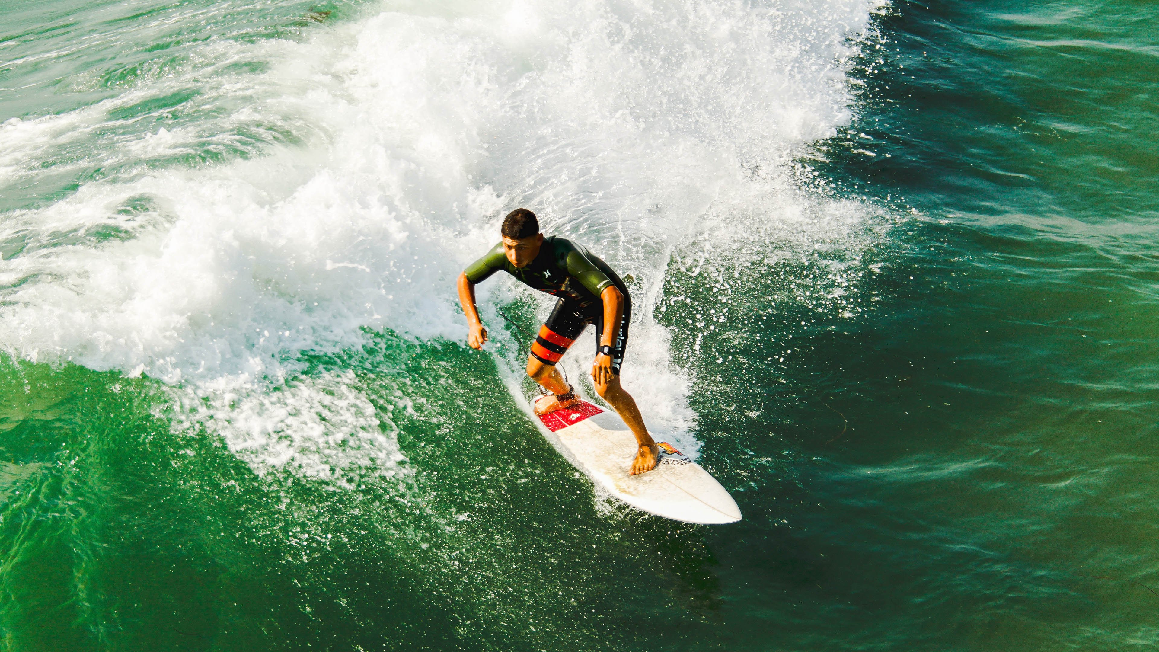 kering.com-帕特里克·马霍姆斯荣膺超级碗MVP，帕特里克马勃