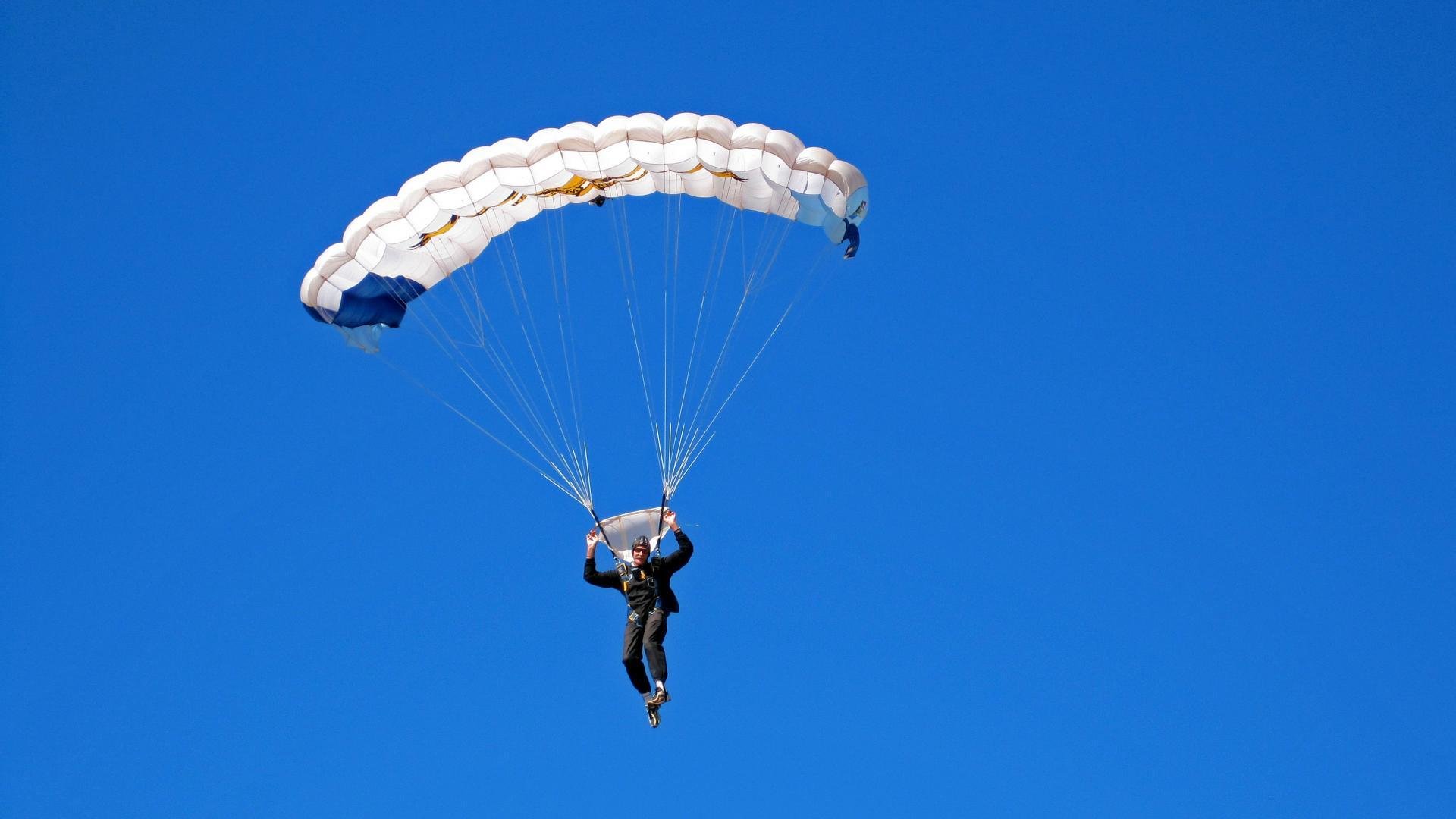 绿色篮球：NBA推动环保运动的新动作，绿色篮球壁纸